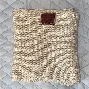 NWOT Love Your Melon Oatmeal Infinity Scarf